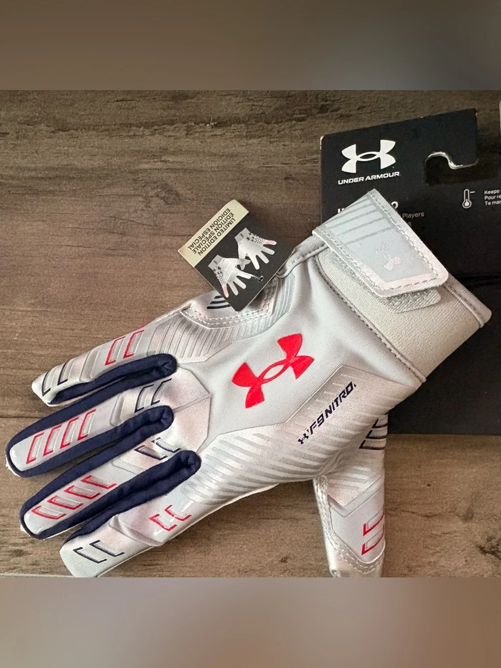 Under Armour F9 Nitro Football Gloves Youth Large Usa Silver Red Blue